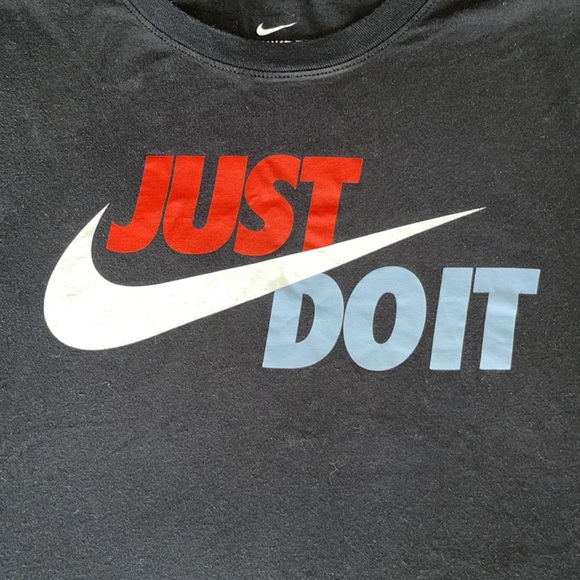 🔥🔥NIKE SHIRT🔥🔥 - Picture 2 of 3